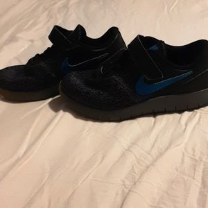 Boys size 13.5C Nike's